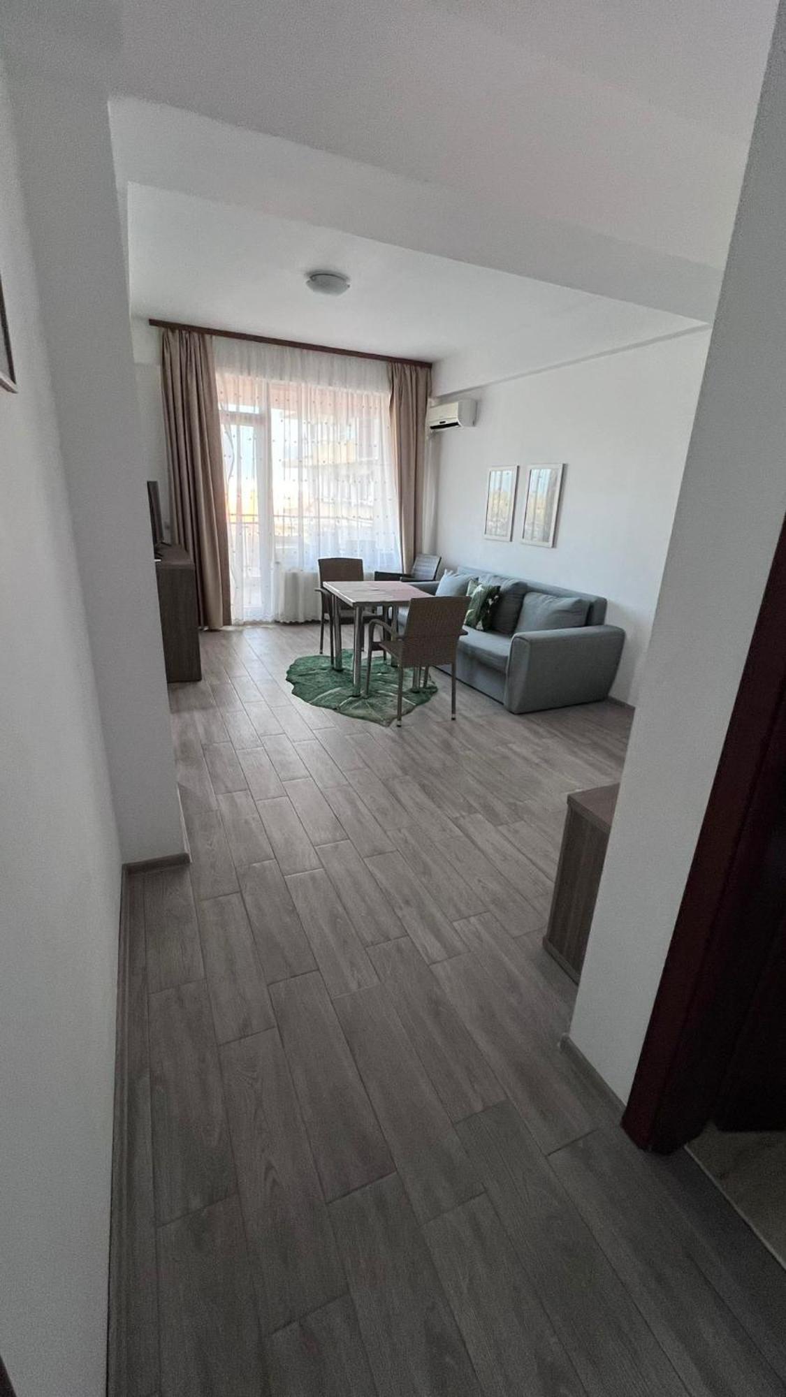 Summerland Apartmants Mamaia Nord Apartamento Exterior foto