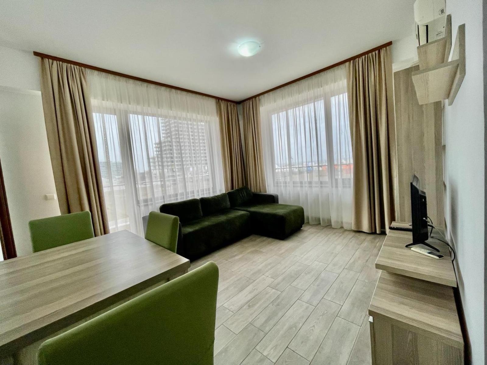 Summerland Apartmants Mamaia Nord Apartamento Exterior foto