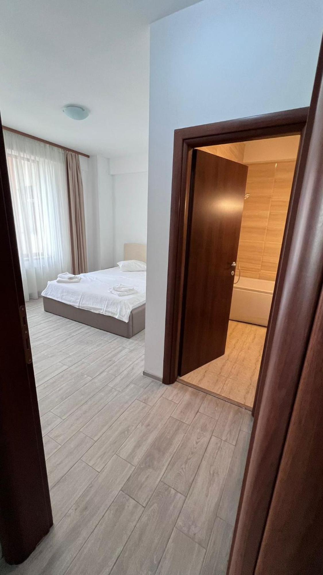 Summerland Apartmants Mamaia Nord Apartamento Exterior foto
