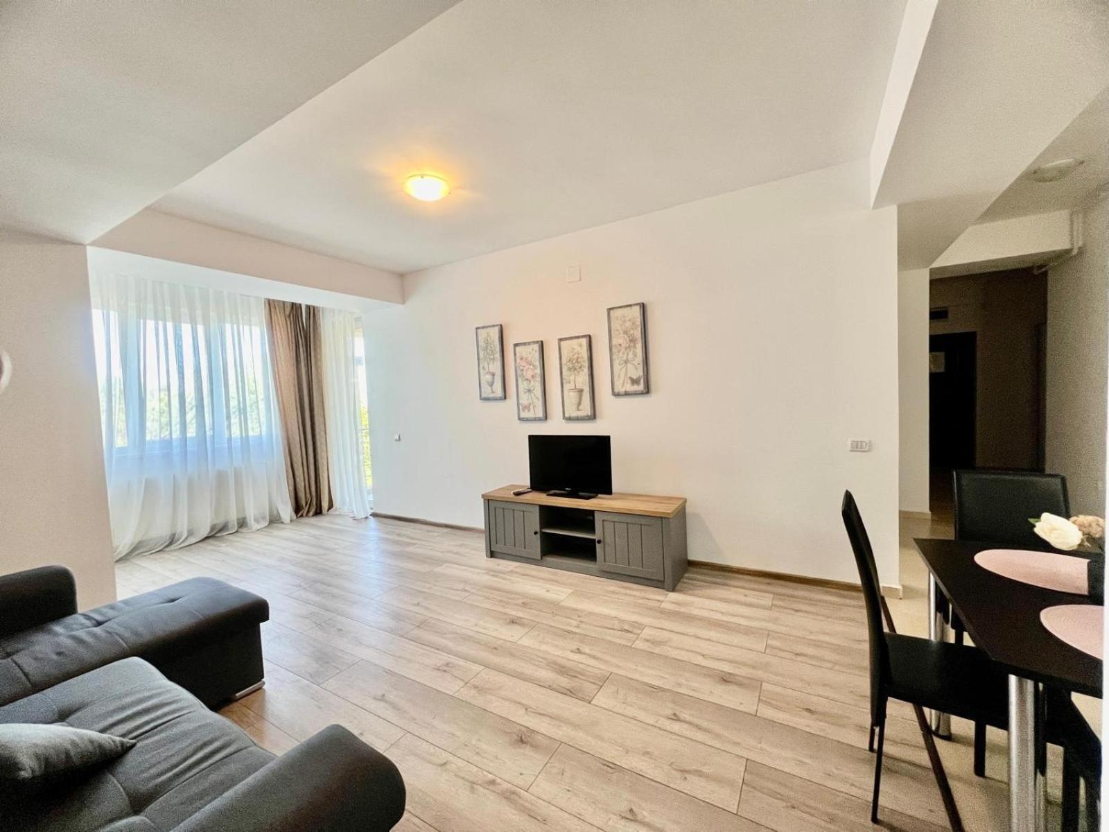 Summerland Apartmants Mamaia Nord Apartamento Exterior foto
